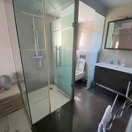 Apartmants And Velnic, Krk