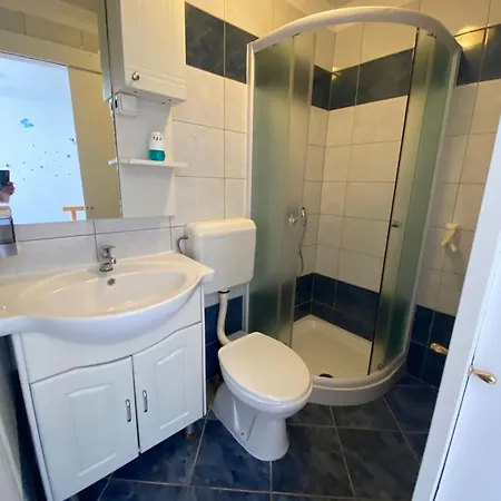 Appartement Apartmants And Velnic, Krk Krk Town